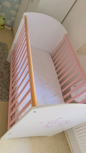 Lit à barreau fille