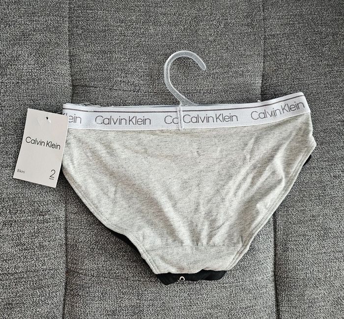 Lot de 2 culottes Calvin Klein - photo numéro 2