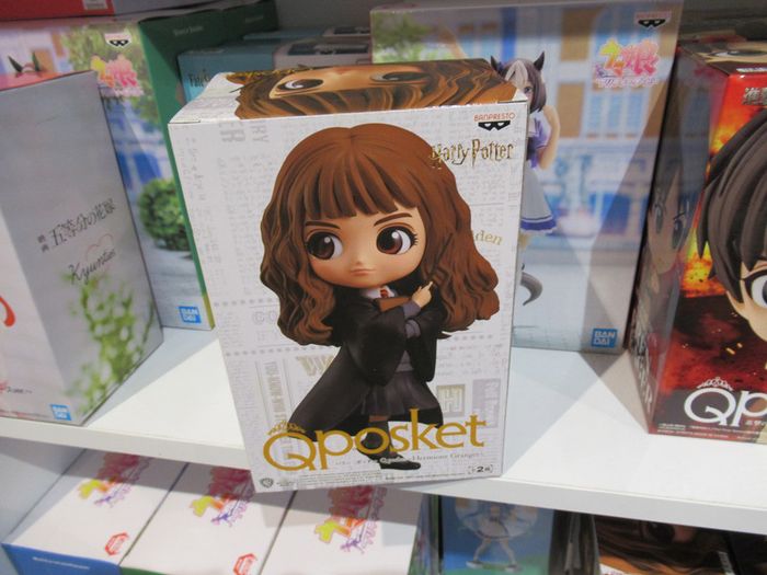 Harry Potter Q Posket Hermione 14cm - photo numéro 3