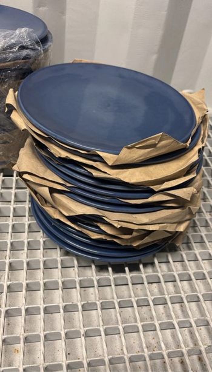 Lot Assiettes Plates Neuf Céramique Bleu Profond Style Moderne Vaisselle Table Neuf - photo numéro 3