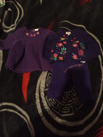 Lot de vêtements bébés