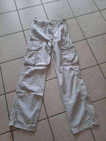 Pantalon cargo straight Bershka T36 – TBE, style tendance et confort assuré !