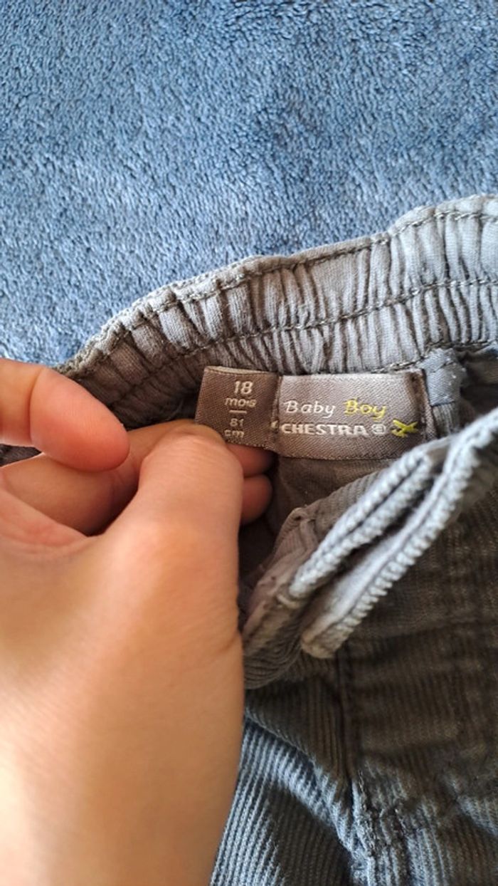 💚Pantalon bébé en velours côtelé gris – Taille 18 mois - photo numéro 2