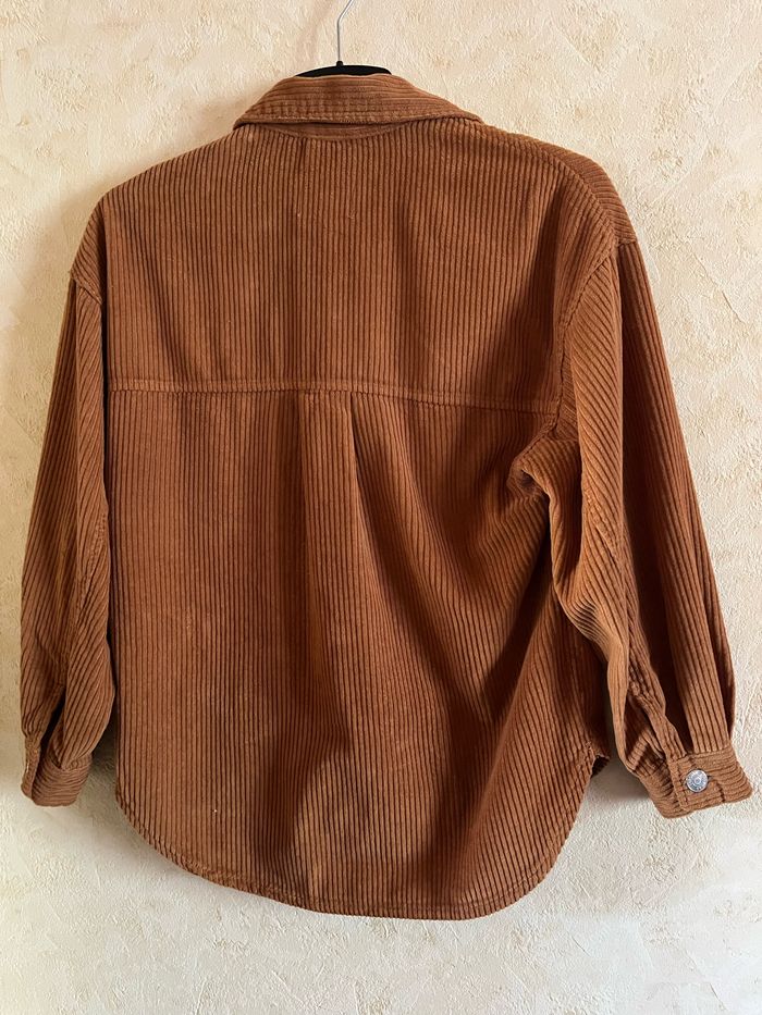 Chemise velours côtelée Bershka (XS) - photo numéro 2
