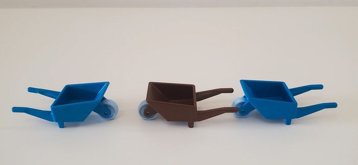 Playmobil outils de chantier Lot de 5 brouettes,1 pelle et 1 barrière de chantier très bon état - photo numéro 6