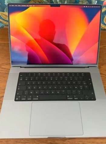 MacBook Pro 16 2023 M2 Pro, 16 Go Ram, stockage 500 Go, Batterie 97% en parfait état