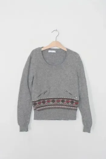 Pull très chaud, sans étiquette mais correspond à un 10 ans