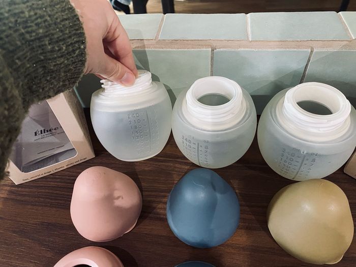 Lot 3 biberons elhee parfait état 100%silicone - photo numéro 3