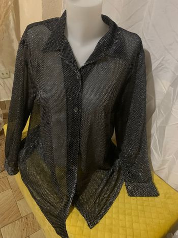 Chemise transparente argenté taille 42 -44 tres bon état idéal pour les fêtes 🥳