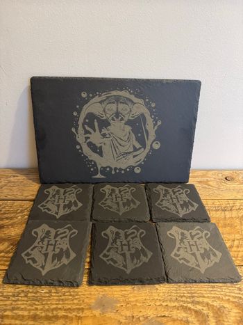 Ensemble ardoise et 6 dessous de verre Dobby Harry Potter
