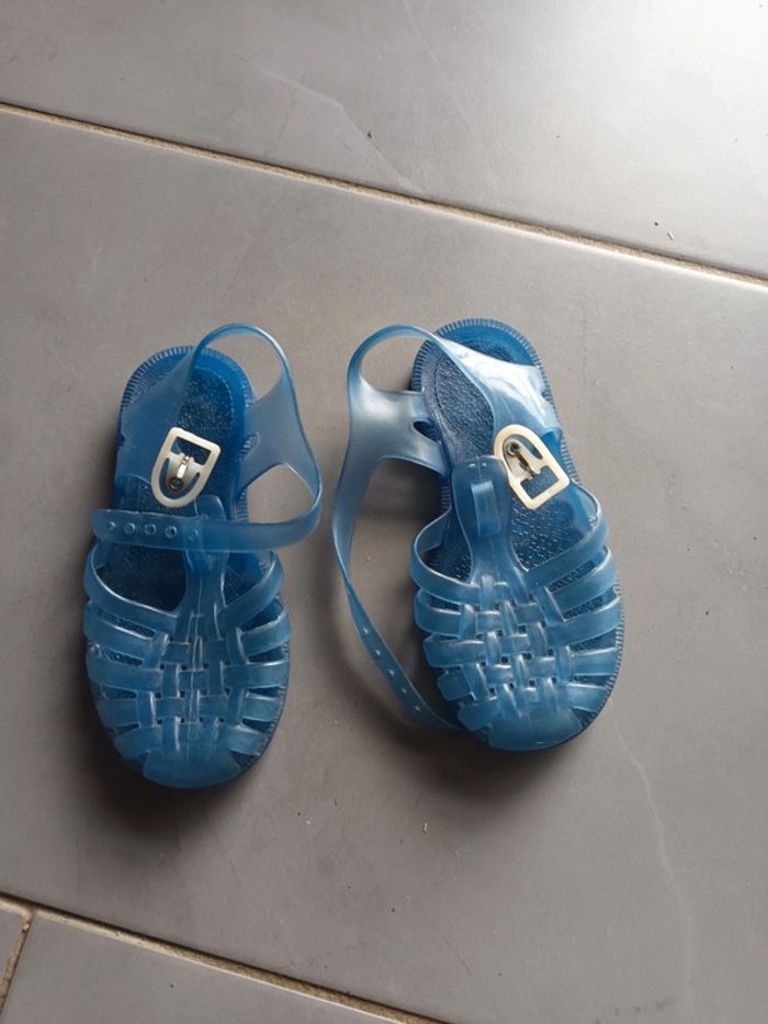 Scandales de plage enfant