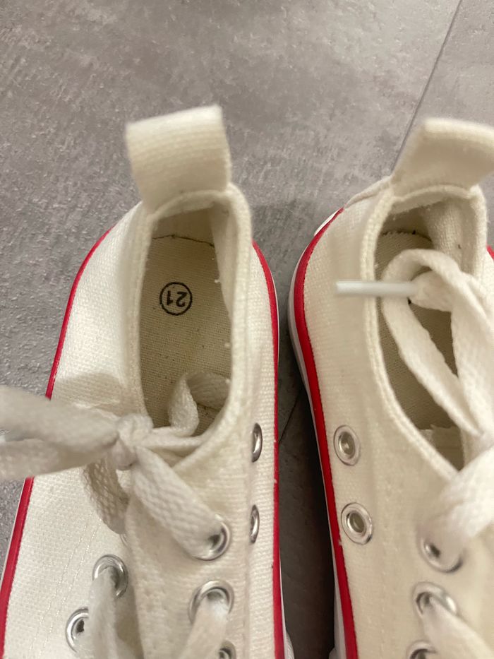 Chaussure style converse  taille 21 - photo numéro 2