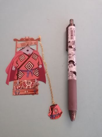 Marque page One Piece Jinbe en métal + 1 crayon