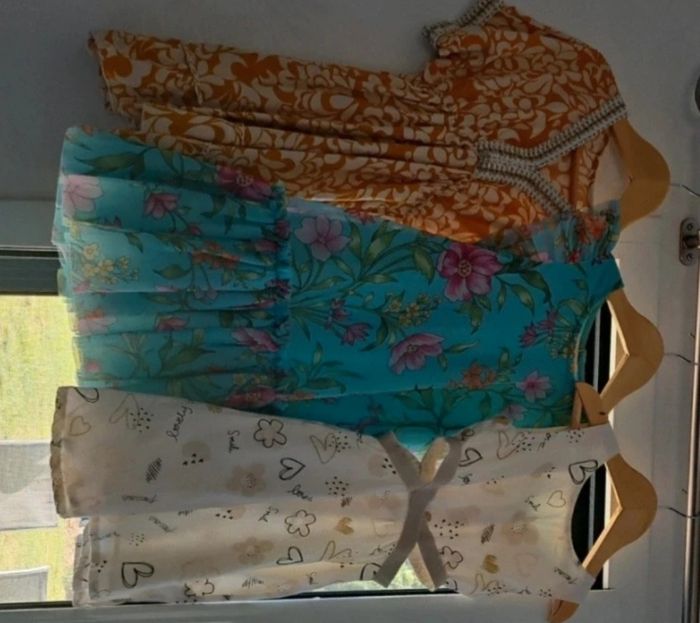 Lot robes 5 ans - photo numéro 3