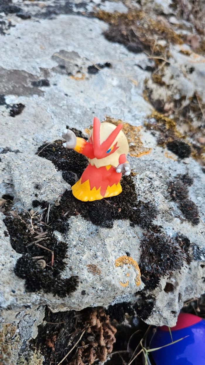 Super figurine Pokemon Nintendo finger puppet Brasegali