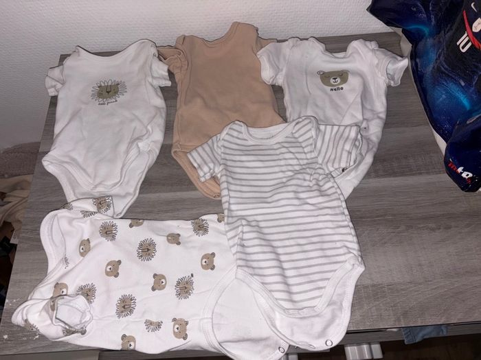Lots de 14 bodies bébé garçons 1 mois - photo numéro 2