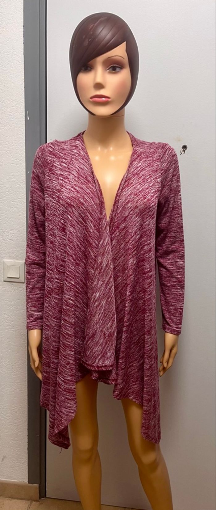 Gilet asymétrique bordeaux Jennyfer