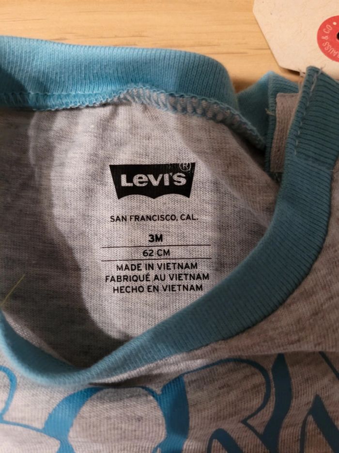 Tee-shirt Levis neuf - photo numéro 2