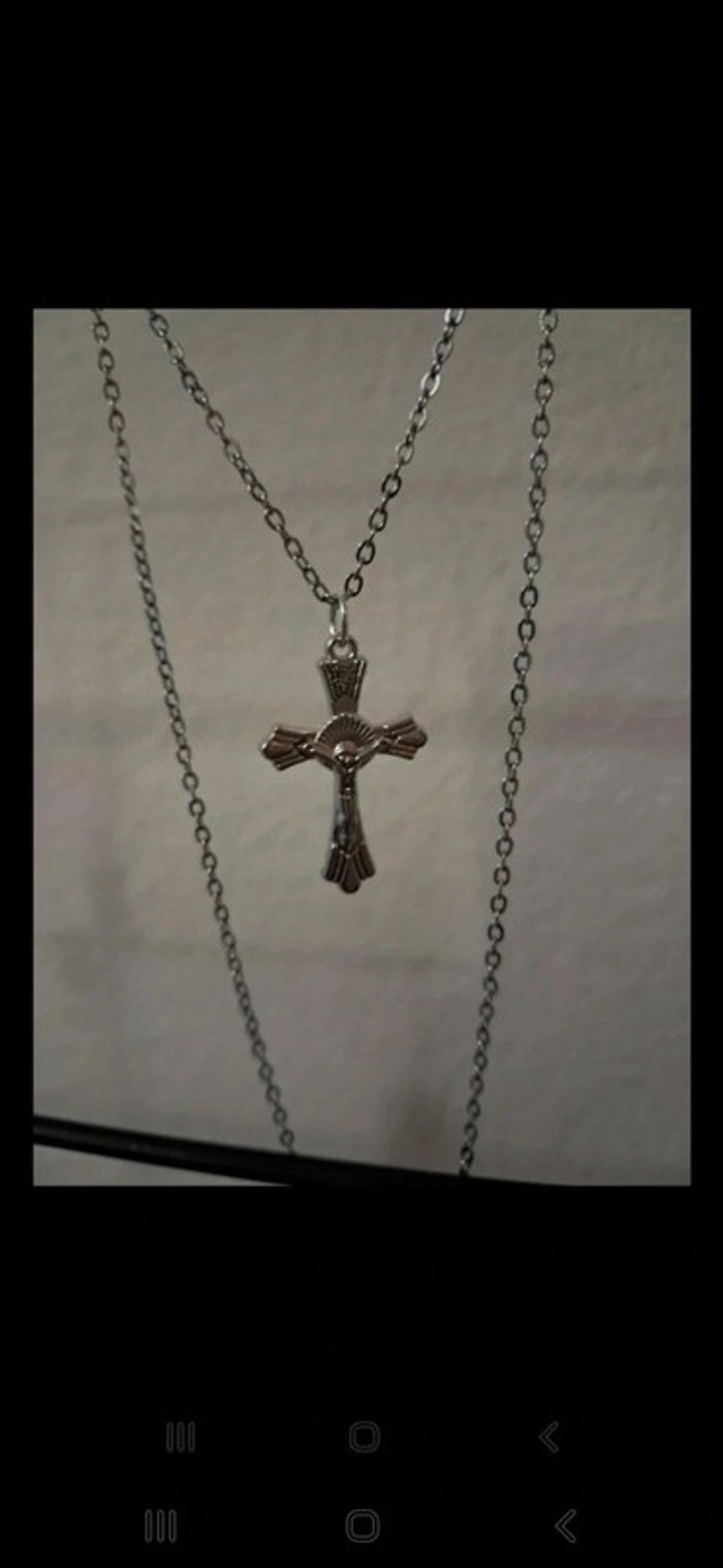 Collier croix