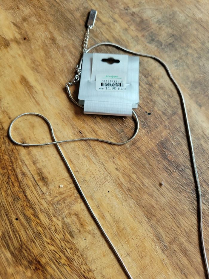 Collier argenté long pendentif rond - photo numéro 3