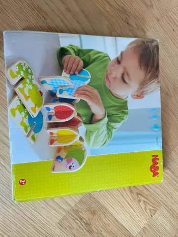 Jeu à enficher chenille