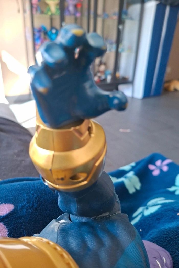 Grande figurine marvel tanos disneyland paris - photo numéro 10