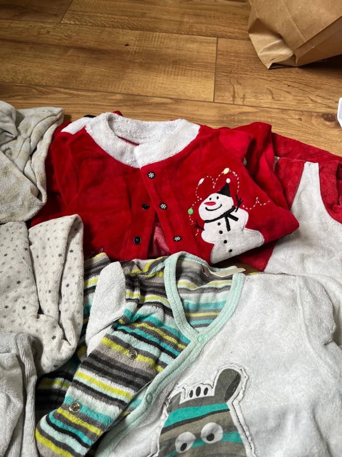 Lot 12 pyjama 18 mois - photo numéro 4
