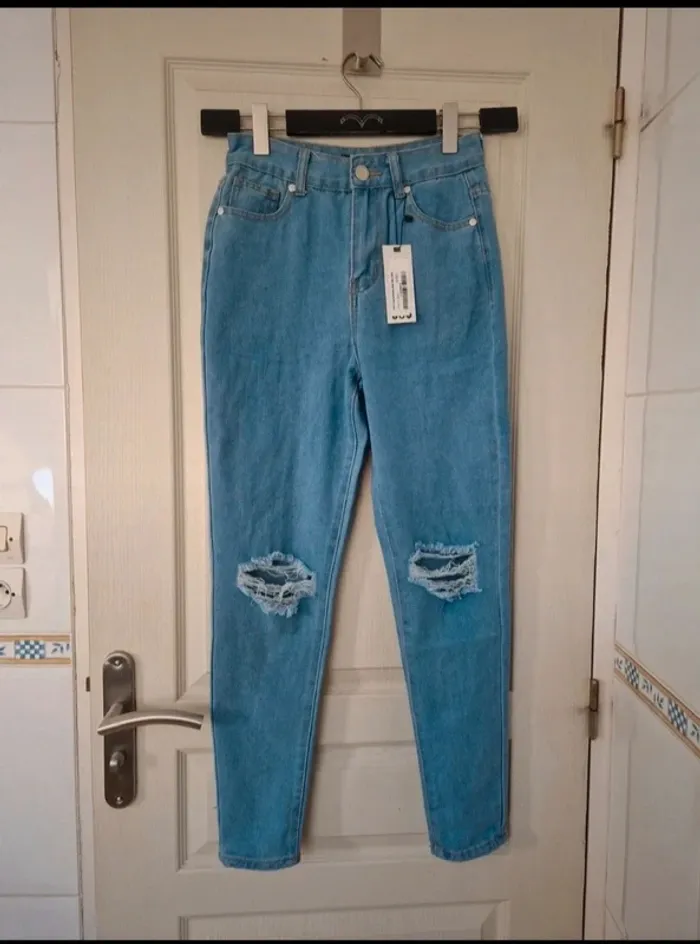 Neuf jean mom troué femme boohoo taille XS/34