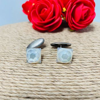 🔥 Modèle Rare. Boutons de manchettes à chaînette. Nacre véritable. Gravure ballon de football.