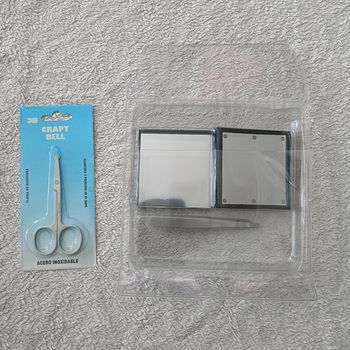 3 outils de soin (ciseaux manucure, pince à épiler et miroir de poche)