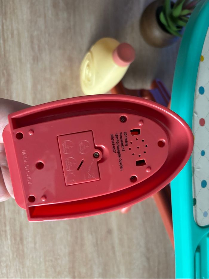 Planche à repasser jouet imitation enfant - photo numéro 4