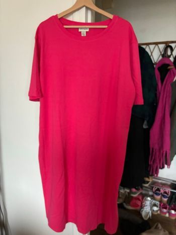 Robe t shirt fuchsia taille 48 