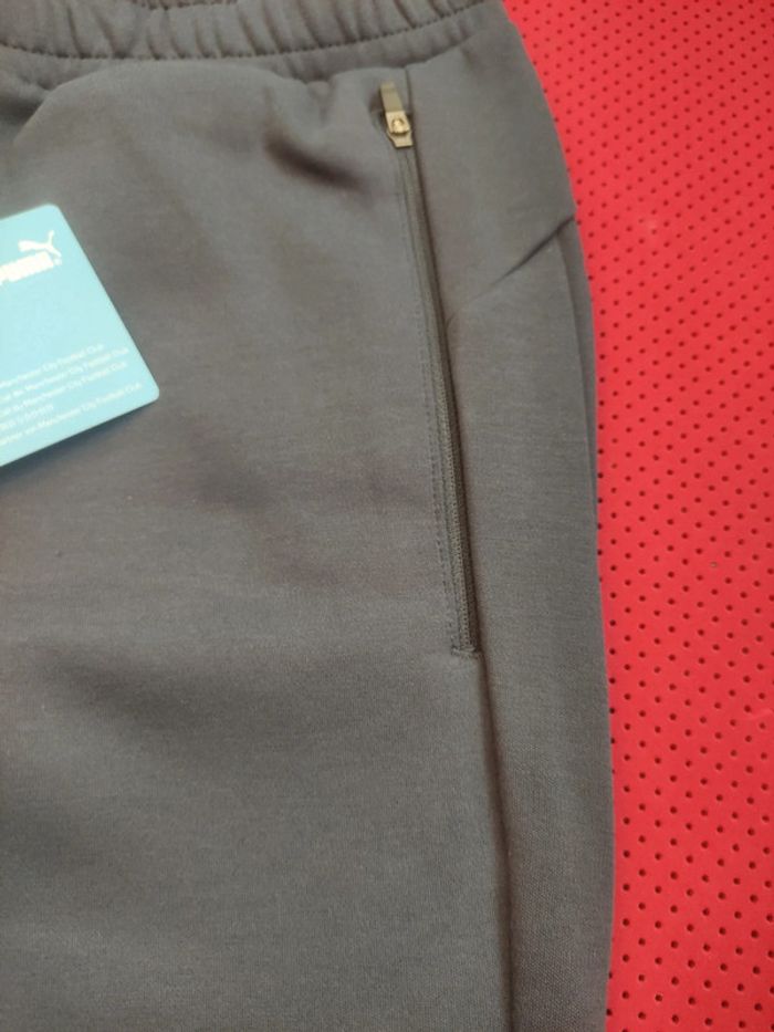 Pantalon de foot Manchester City, Puma Authentique Officiel taille enfant 13/15 ans, Neuf - photo numéro 5