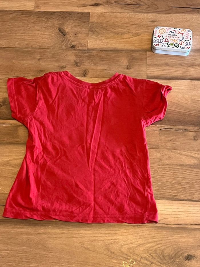 Je vend un tee shirt garcon taille 5 ans très bon état - photo numéro 2