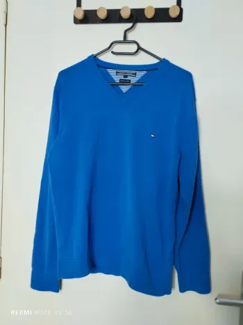 Pull col V Tommy Hilfiger taille L 100% Laine