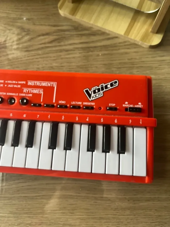 Piano / synthé The voice kids - photo numéro 4