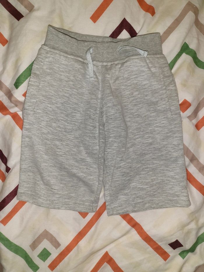 Short 8 ans