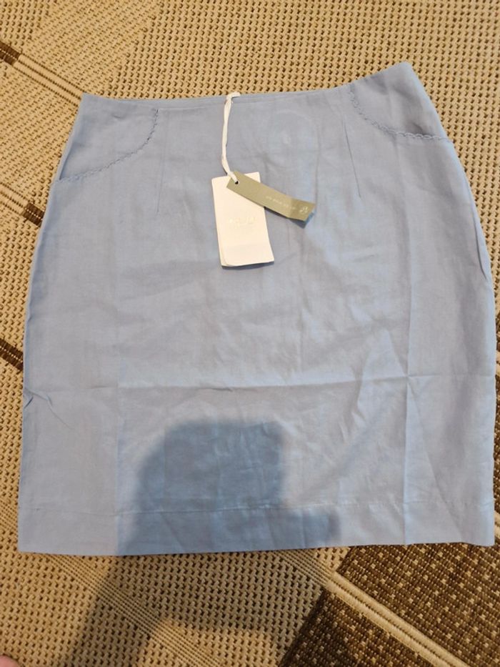 Jupe neuve M valeur 45€