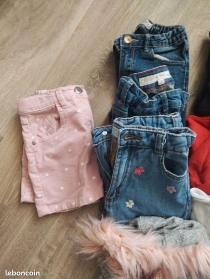 Lot de vêtements fille 6 ans - photo numéro 2