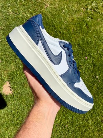 Baskets Jordan One elevate low à plate-forme bleue marine pointure 41