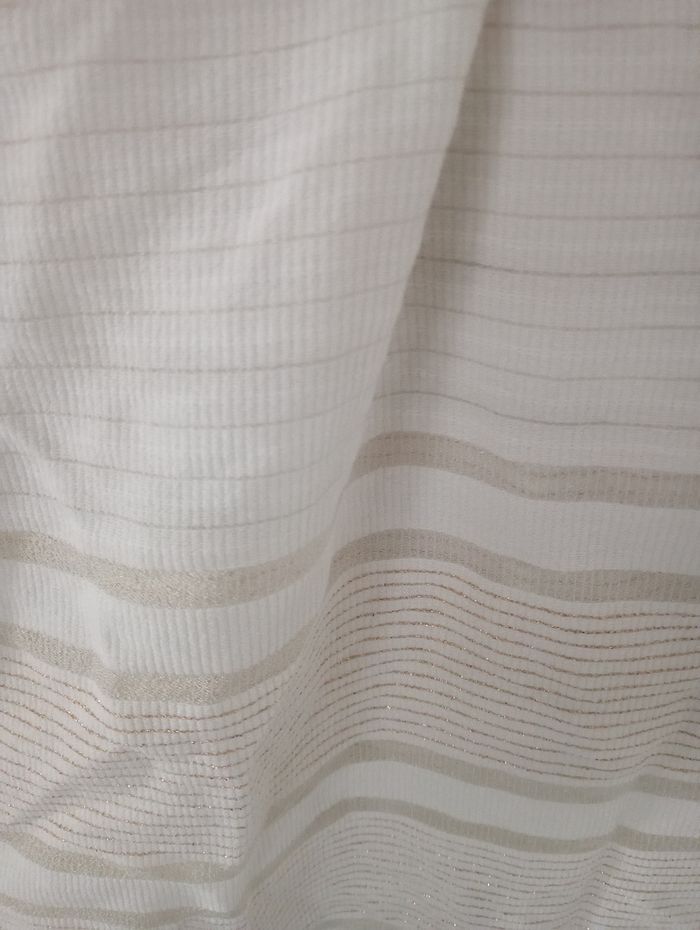 Écharpe avec fin fil doré - photo numéro 2