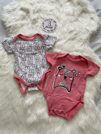 Lot bodys 3 mois