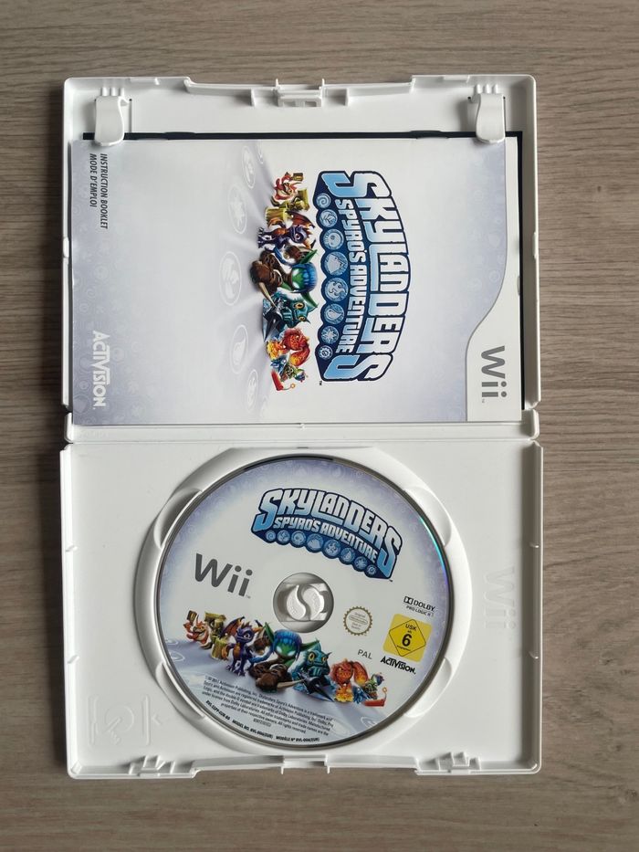 Jeu pour Nintendo Wii, Skylanders spyro's adventure, version euro dont le français. - photo numéro 2