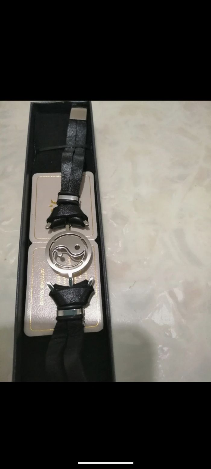 Beau bracelet Gioyes en simili cuir. - photo numéro 2