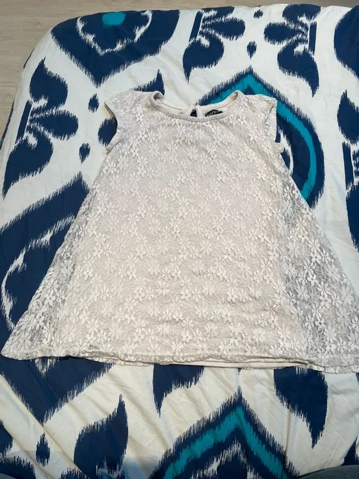 Robe dentelle fille