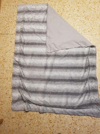 Plaid .gris .double face. 114 x 145 cm