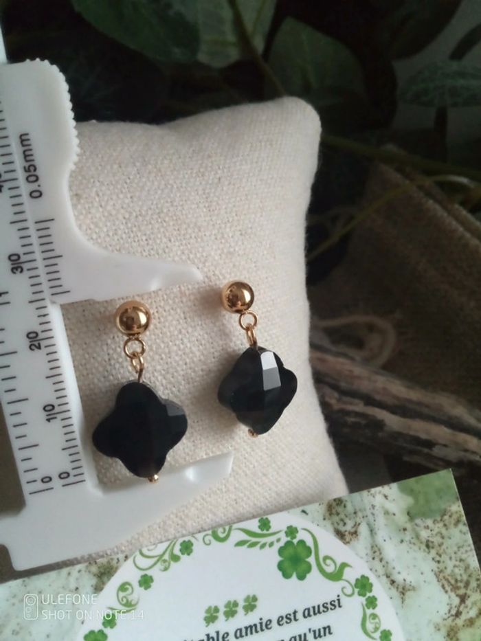 Boucles d'oreilles trèfles en pierres noires d'obsidienne + carte - photo numéro 2
