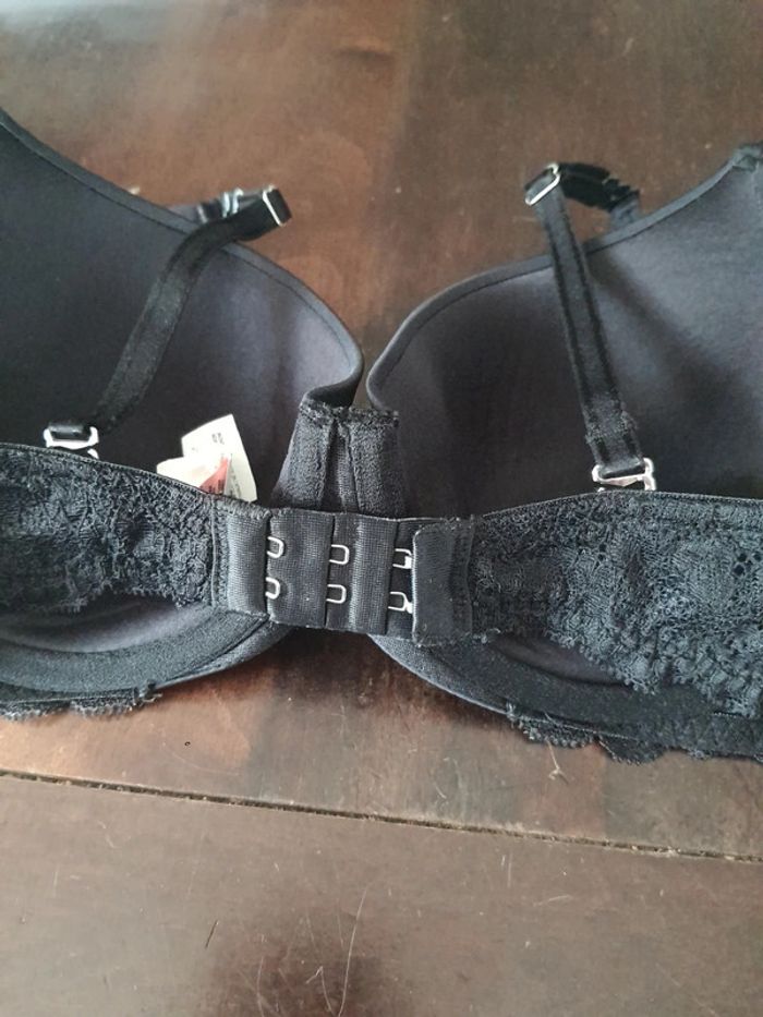 Soutiens-gorge noir Hunkemöller fr85D eu70D - photo numéro 17