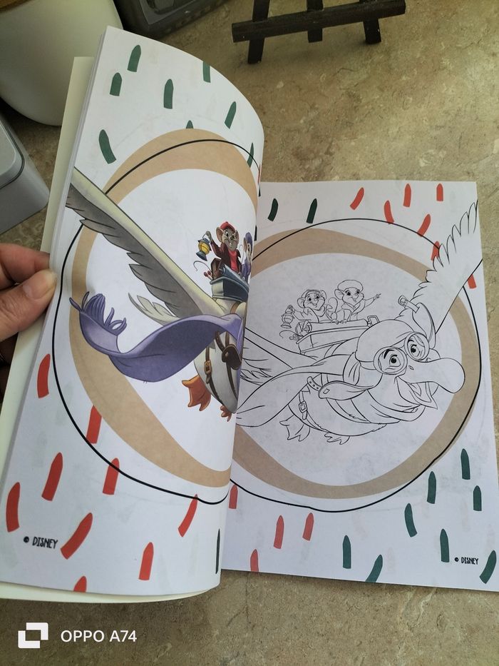 Disney 🖤 Livre de coloriages - photo numéro 5