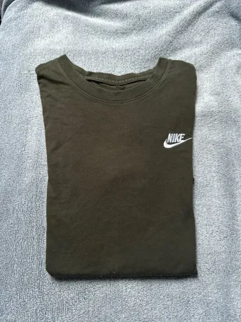 T-shirt Nike kaki